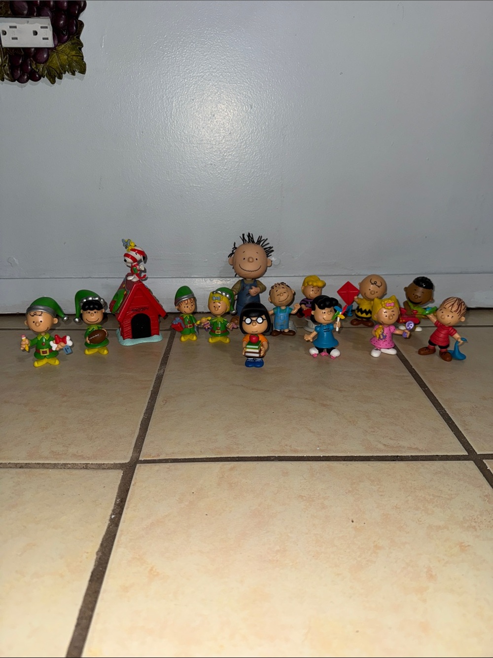 Peanuts Holiday Charlie Brown, Snoopy, & Friends Toy Figures Lot Bundle